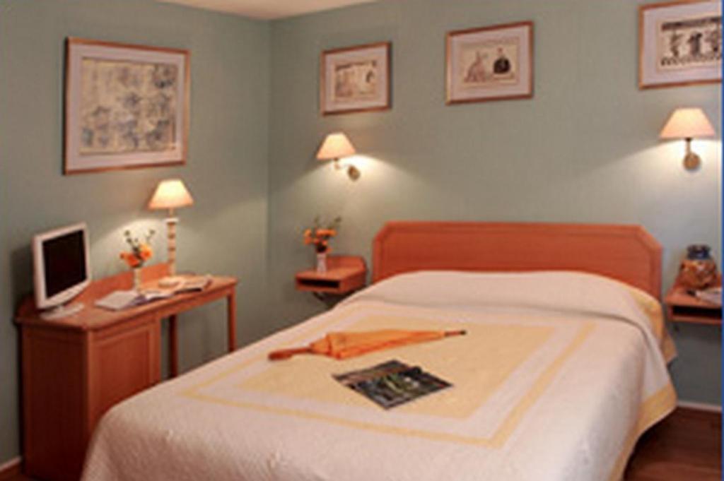 Citotel La Breche Du Bois Кламар Стая снимка